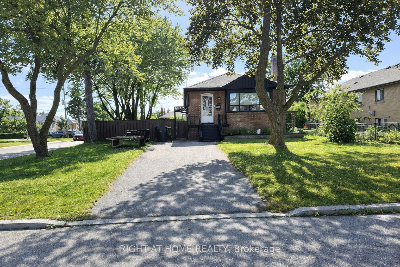 70-bunnell-crescent-toronto-york-ontario-w13637170