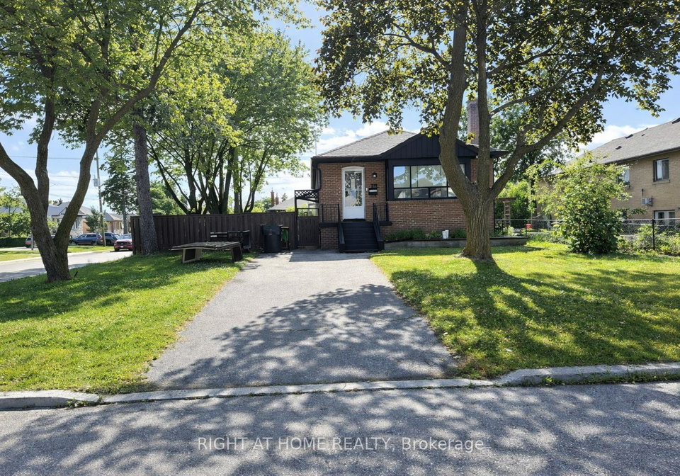 70-bunnell-crescent-toronto-york-ontario-w13637170