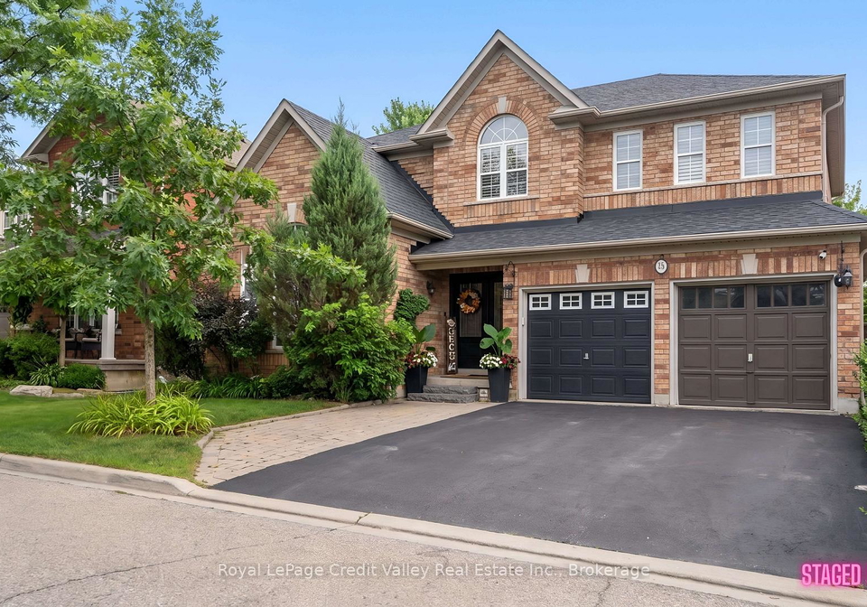 15-courtsfield-crescent-brampton-ontario-w13637228