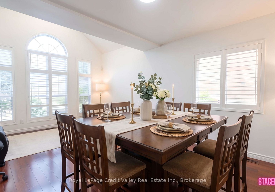 15-courtsfield-crescent-brampton-ontario-w13637228
