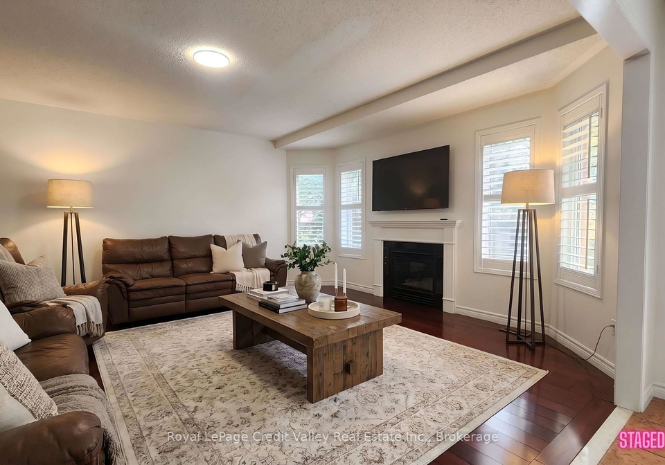 15-courtsfield-crescent-brampton-ontario-w13637228