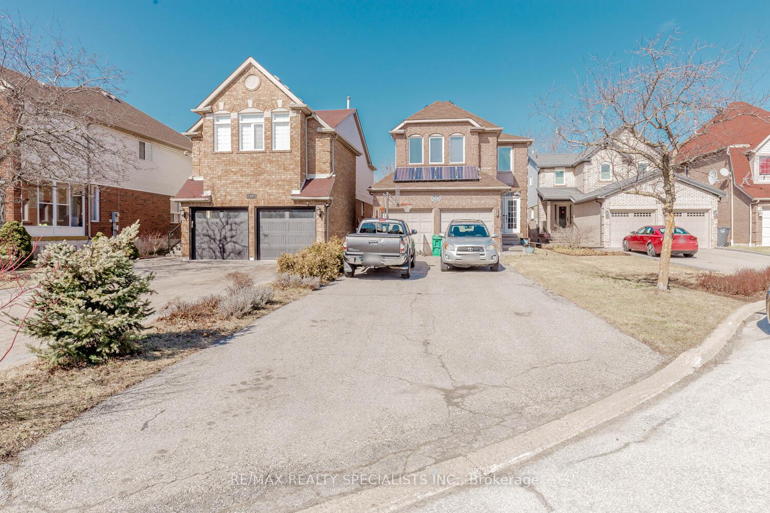 2535-raglan-court-mississauga-ontario-w13637248