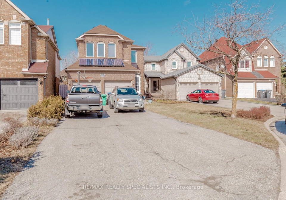 2535-raglan-court-mississauga-ontario-w13637248