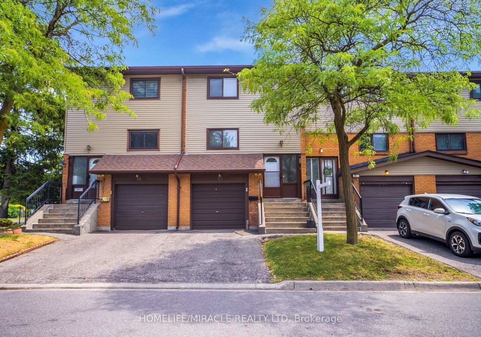 25-carleton-place-brampton-ontario-w13637336