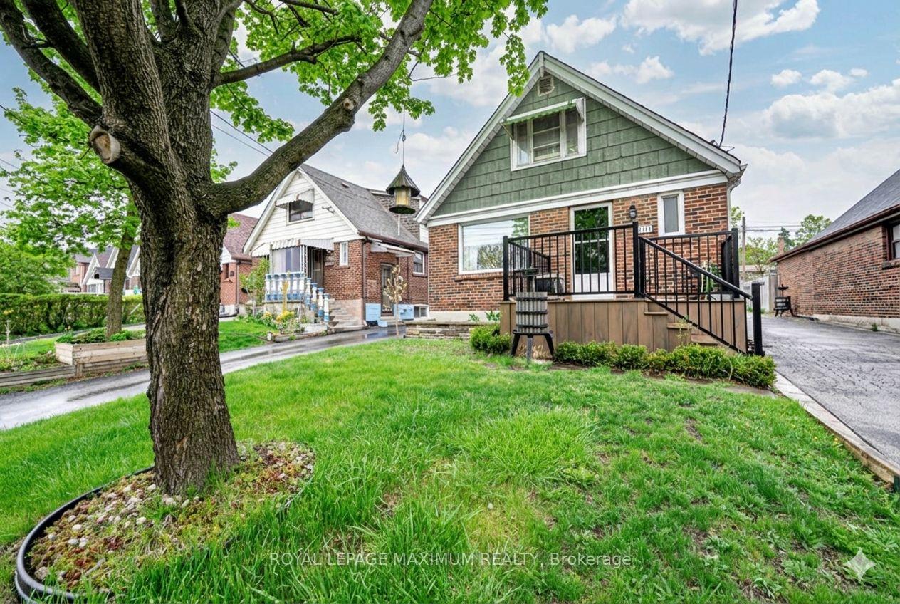 2113-keele-street-toronto-north-york-ontario-w13637422
