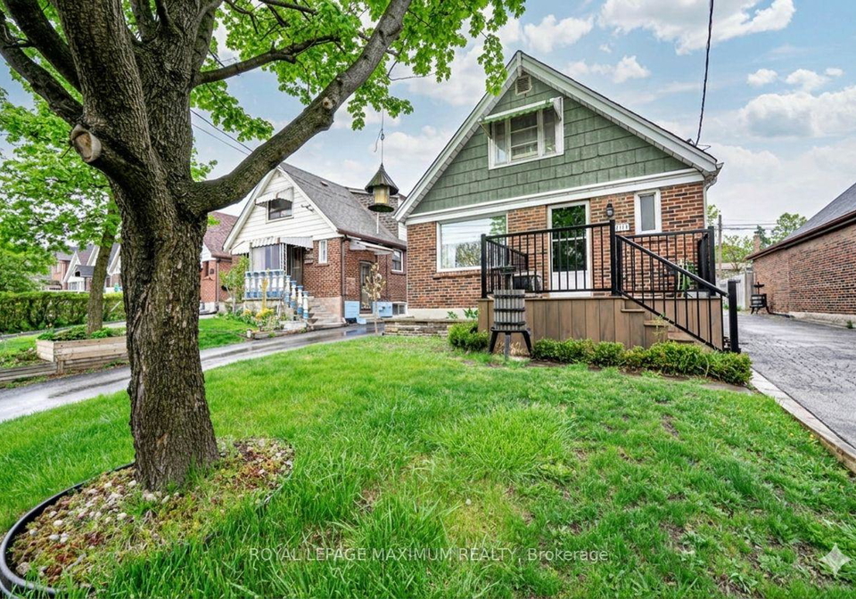 2113-keele-street-toronto-north-york-ontario-w13637422