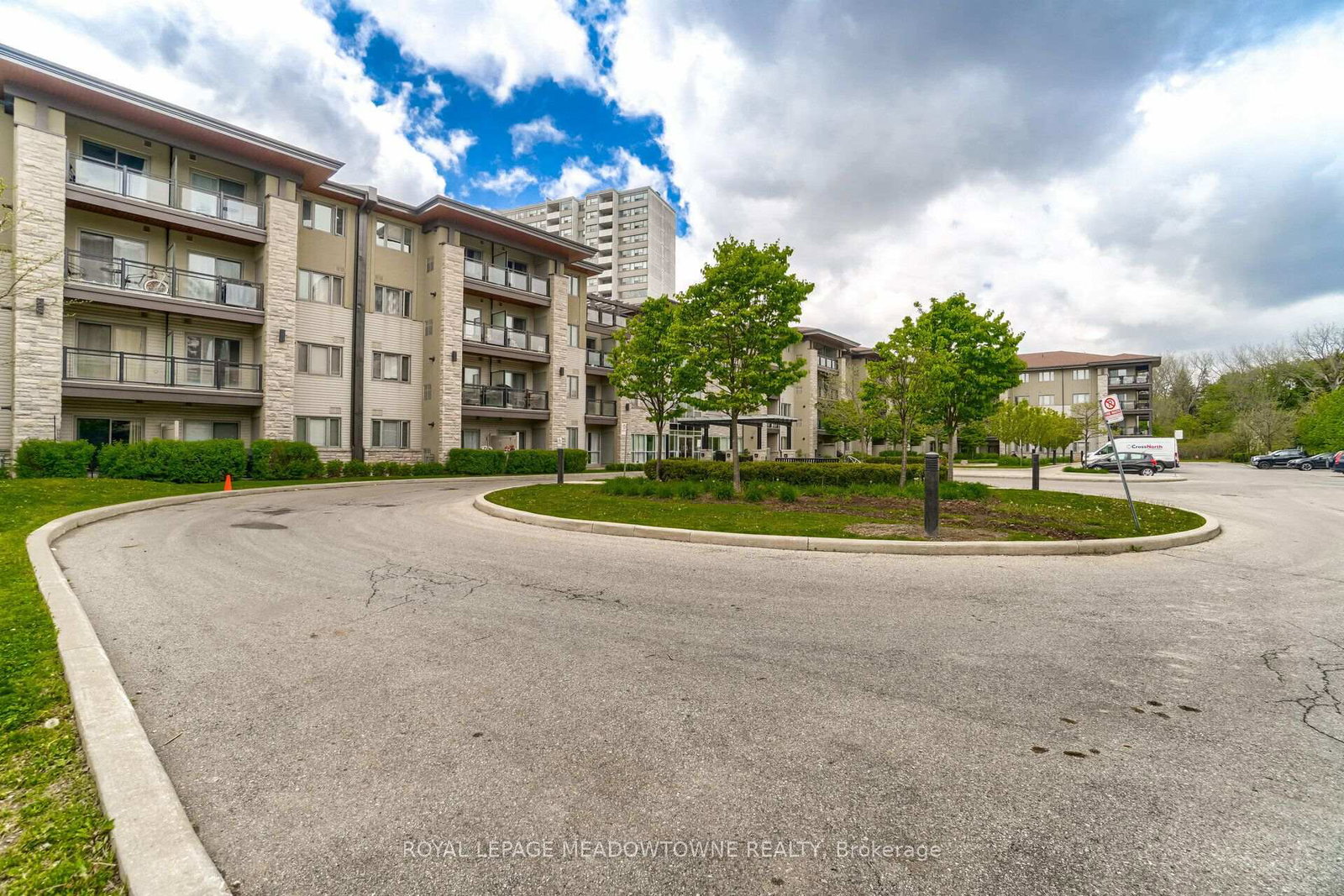 570-lolita-gardens-mississauga-ontario-w13637548