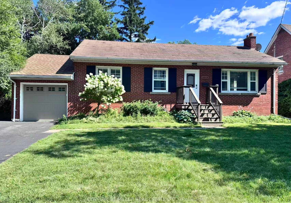 2048-edinburgh-main-level-drive-burlington-ontario-w13637580