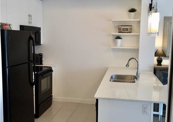 5010-corporate-drive-burlington-ontario-w13637586