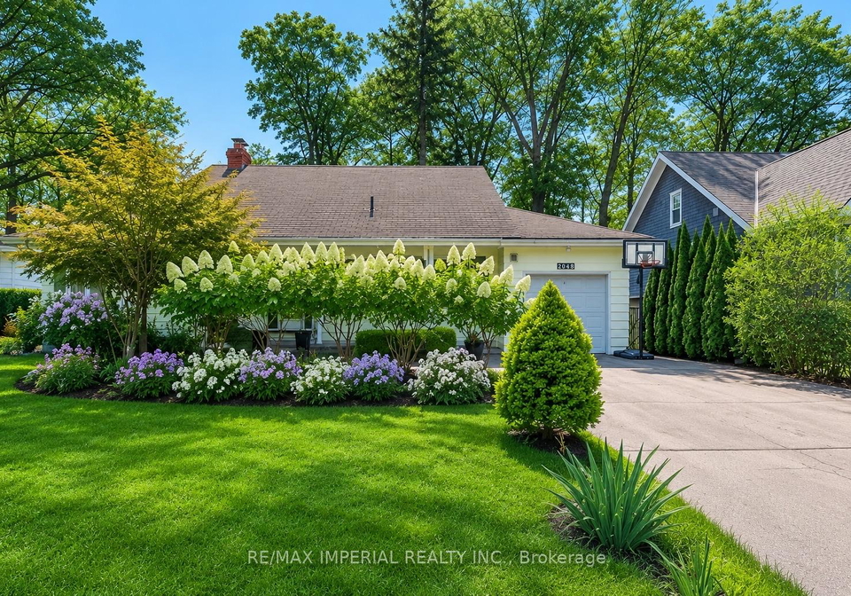 2048-devon-road-oakville-ontario-w13637682
