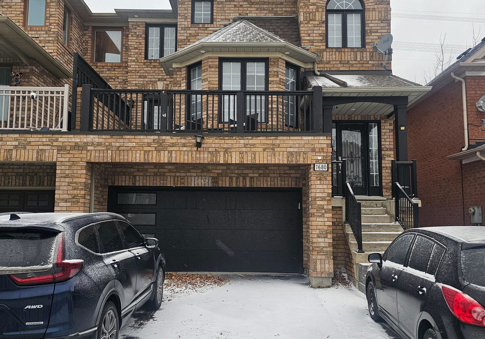 1680-samuelson-circle-mississauga-ontario-w13637968