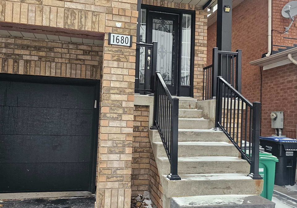 1680-samuelson-circle-mississauga-ontario-w13637968