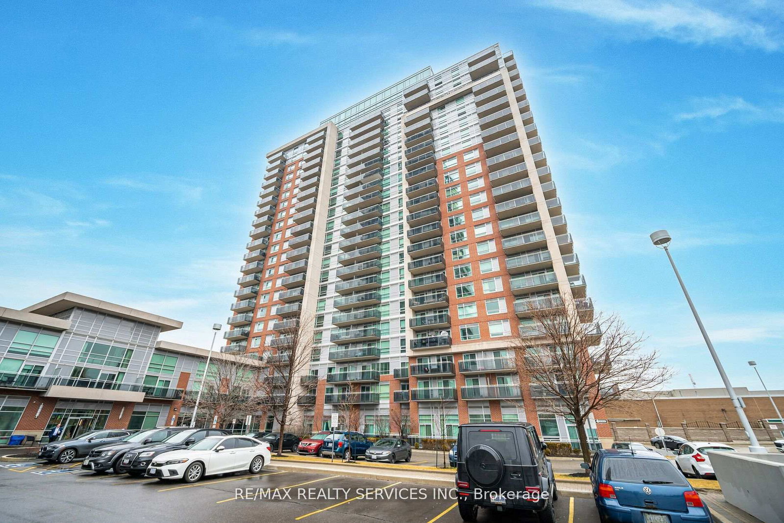 215-queen-street-e-brampton-ontario-w13638004