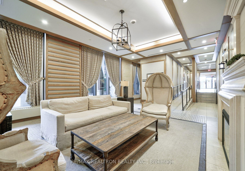 830-lawrence-avenue-w-toronto-north-york-ontario-w13638072