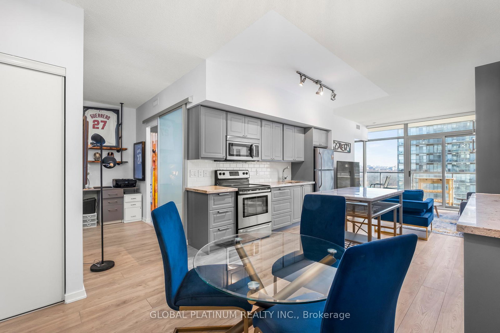 105-the-queensway-way-toronto-toronto-ontario-w13638176