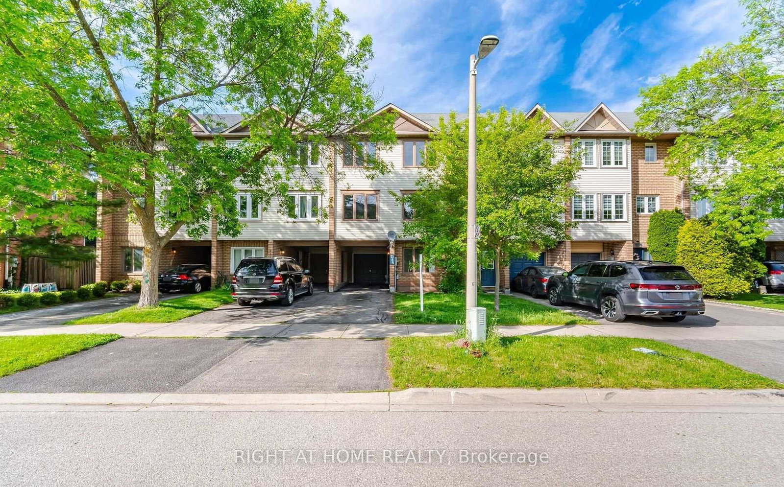 2349-strawfield-court-oakville-ontario-w13638200
