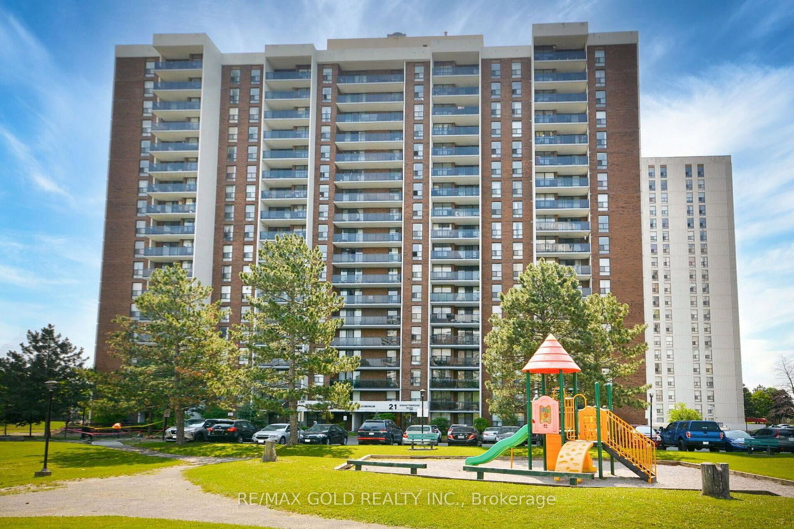 21-knightsbridge-road-brampton-ontario-w13638312