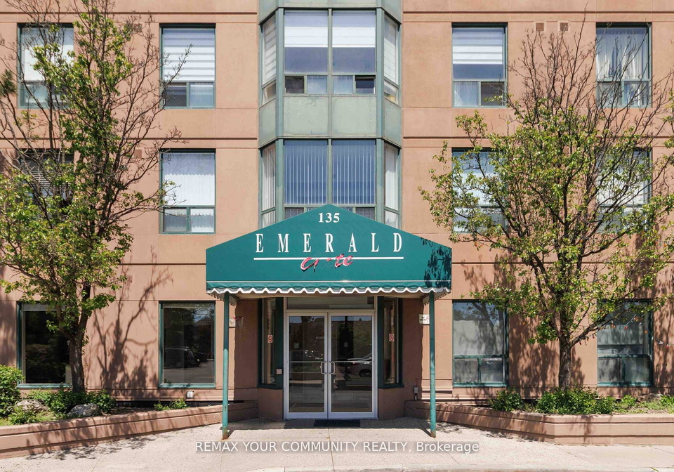 135-hillcrest-avenue-mississauga-ontario-w13638460
