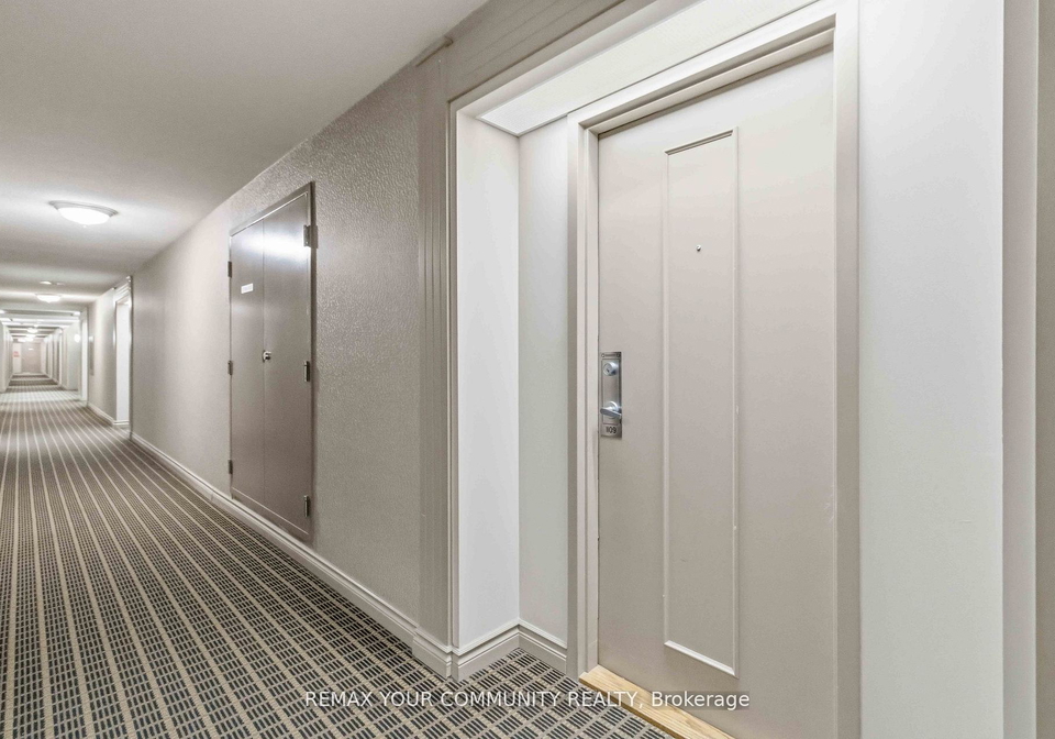 135-hillcrest-avenue-mississauga-ontario-w13638460