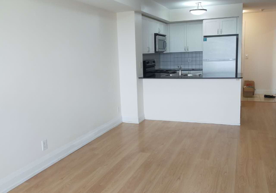 1070-sheppard-avenue-w-toronto-york-ontario-w13638466