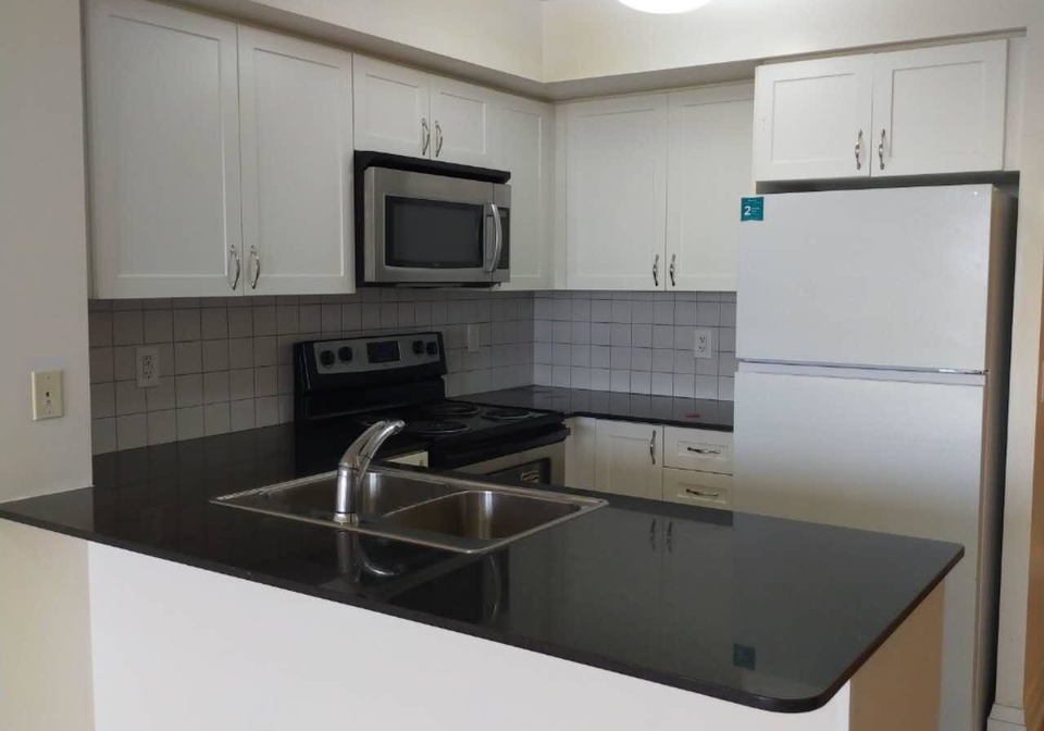 1070-sheppard-avenue-w-toronto-york-ontario-w13638466