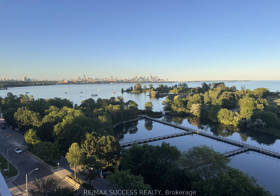 30-shore-breeze-drive-toronto-etobicoke-ontario-w13638518
