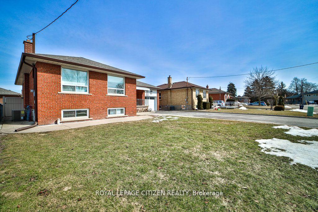 34-belleglade-lower-court-toronto-york-ontario-w13638538