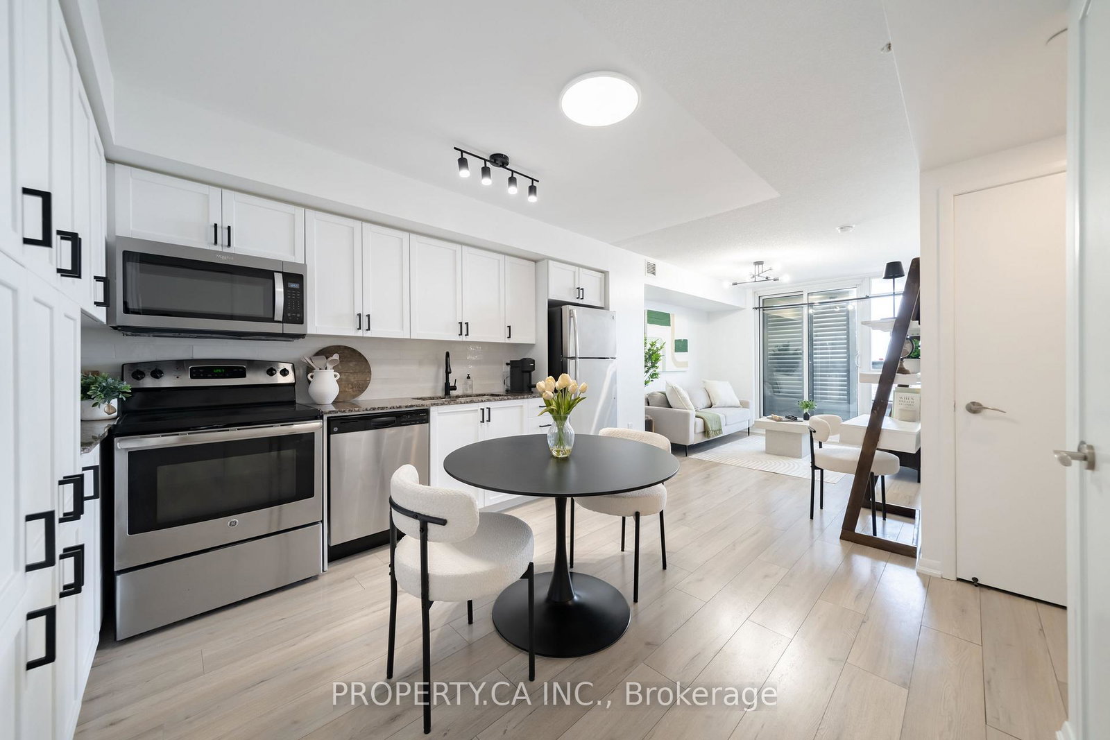 830-lawrence-avenue-toronto-north-york-ontario-w13638582