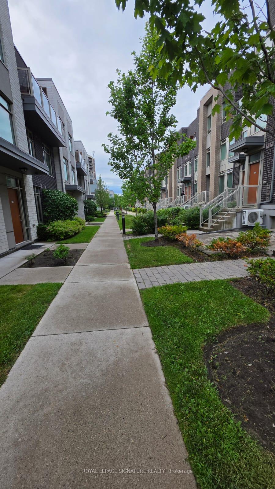 11-applewood-lane-toronto-etobicoke-ontario-w13638824