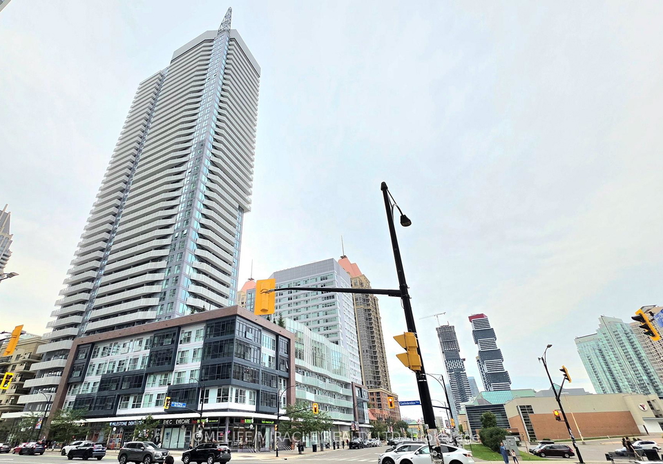 4065-confederation-parkway-mississauga-ontario-w13638844