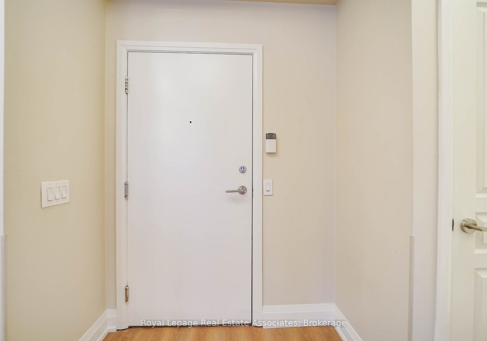 1-hurontario-street-mississauga-ontario-w13639148