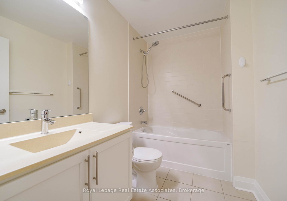 1-hurontario-street-mississauga-ontario-w13639148