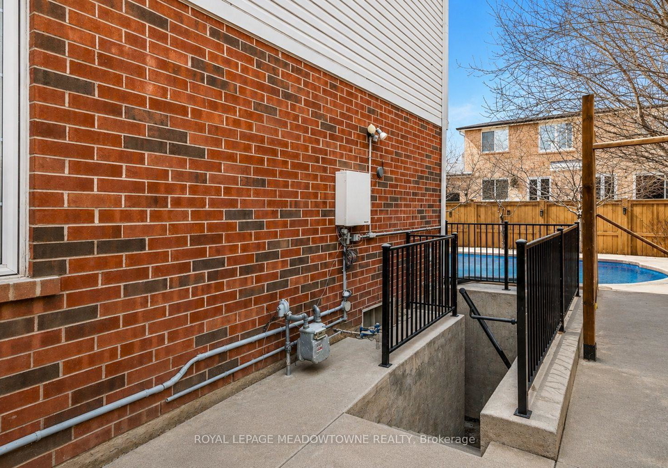 1603-hume-way-milton-ontario-w13639234