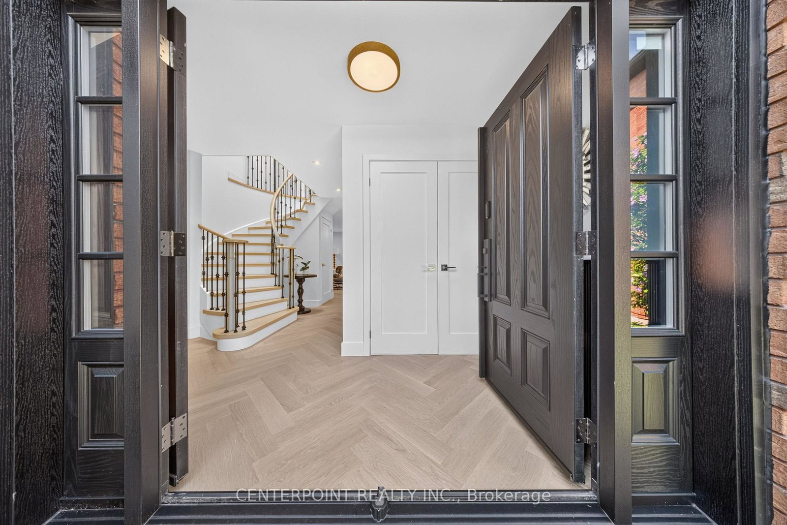 1073-grandeur-crescent-oakville-ontario-w13639250