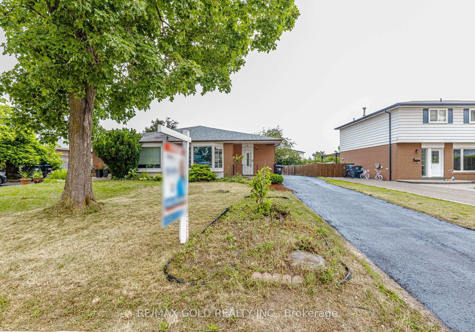 14-flamingo-crescent-brampton-ontario-w13639286