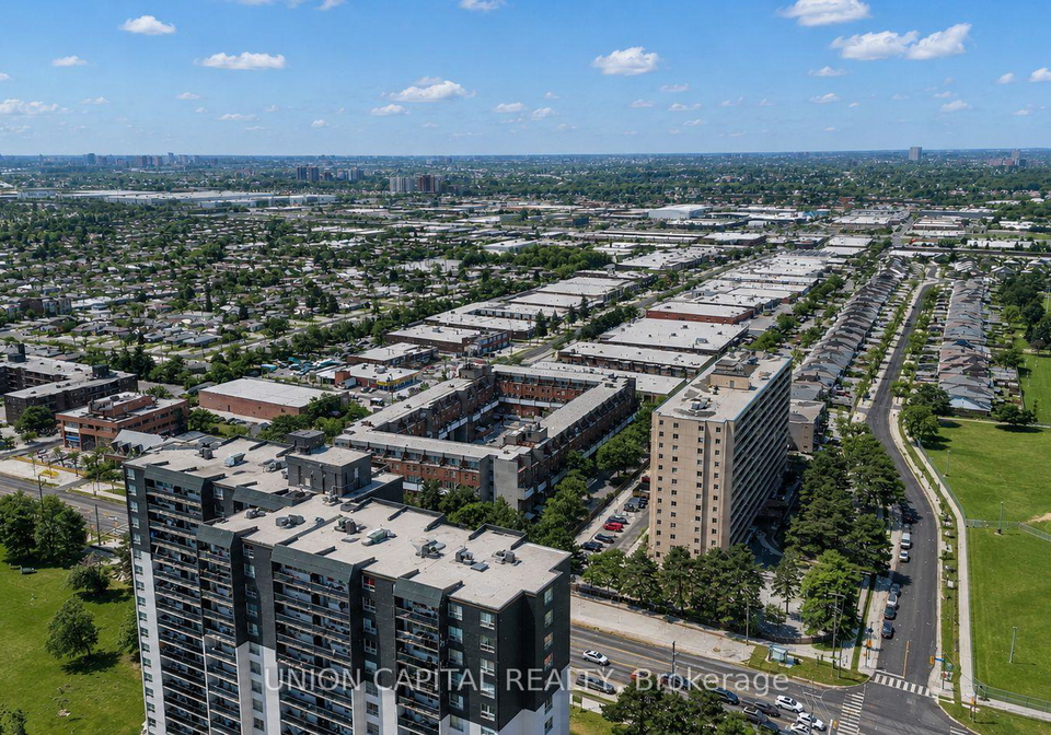10-eddystone-avenue-toronto-york-ontario-w13639744
