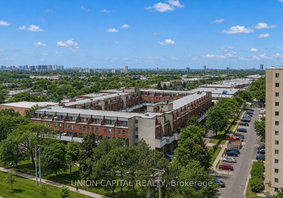 10-eddystone-avenue-toronto-york-ontario-w13639744