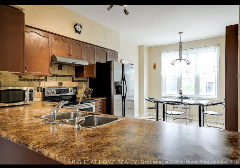 7155-magistrate-terrace-mississauga-ontario-w13640090