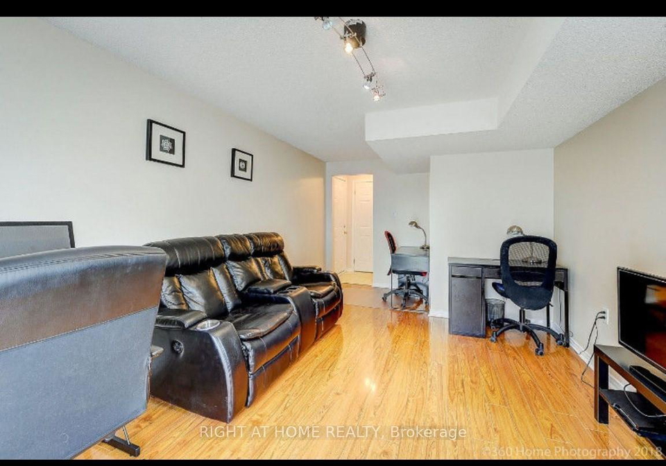 7155-magistrate-terrace-mississauga-ontario-w13640090