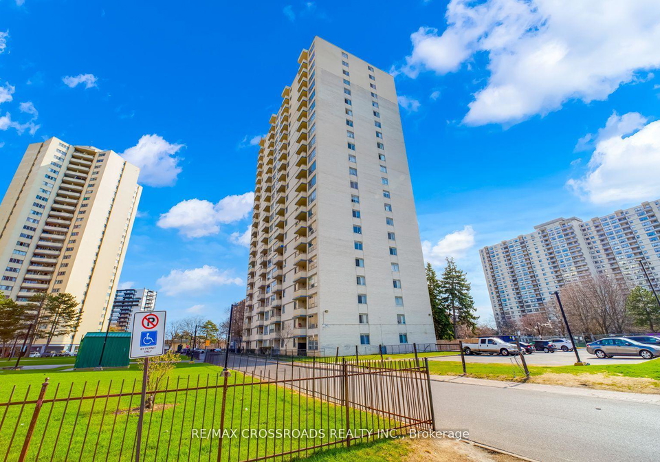 340-dixon-road-toronto-etobicoke-ontario-w13640236