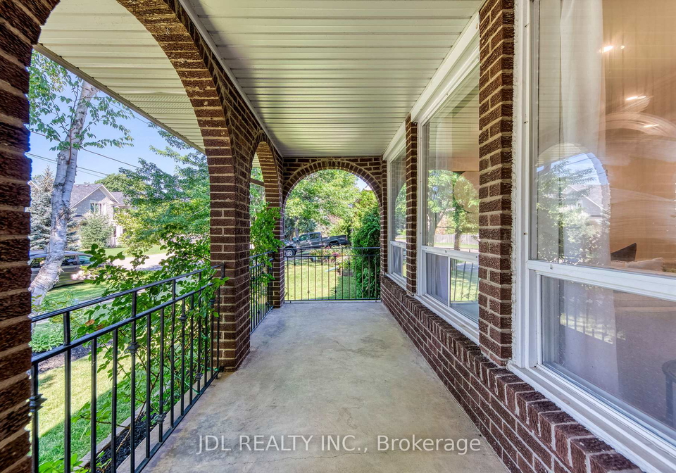 323-warminster-drive-s-oakville-ontario-w13640272