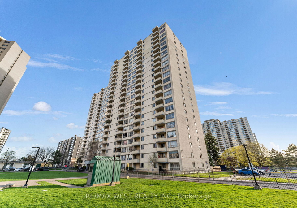 340-dixon-road-toronto-etobicoke-ontario-w13640450