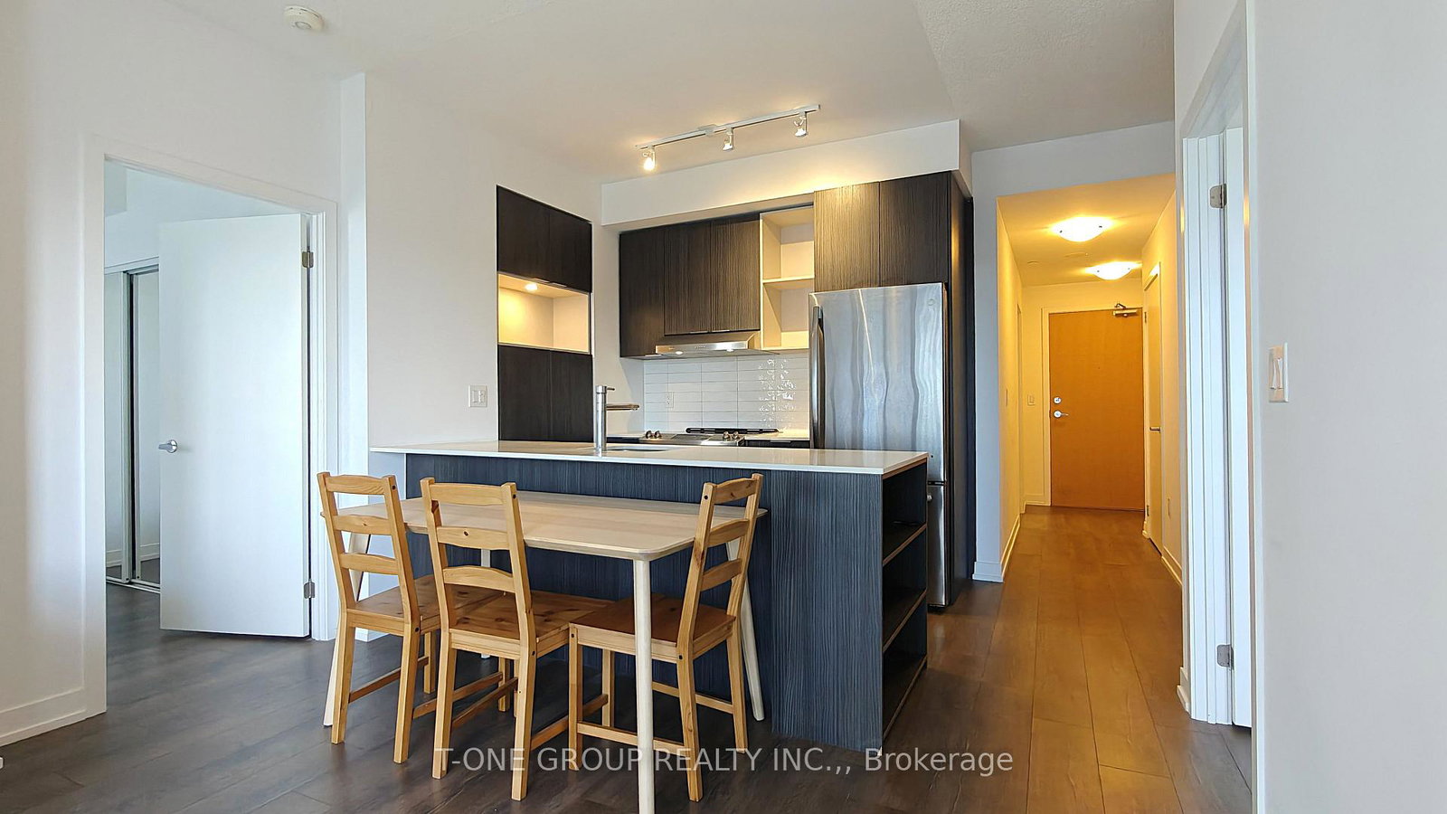 2520-eglinton-avenue-mississauga-ontario-w13640492