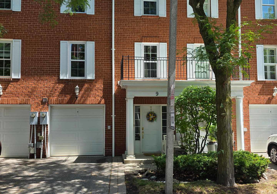 stornwood-court-brampton-ontario-w13640508