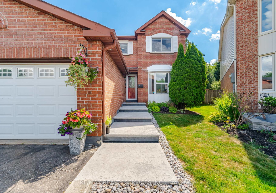 8-paramount-place-brampton-ontario-w13640908