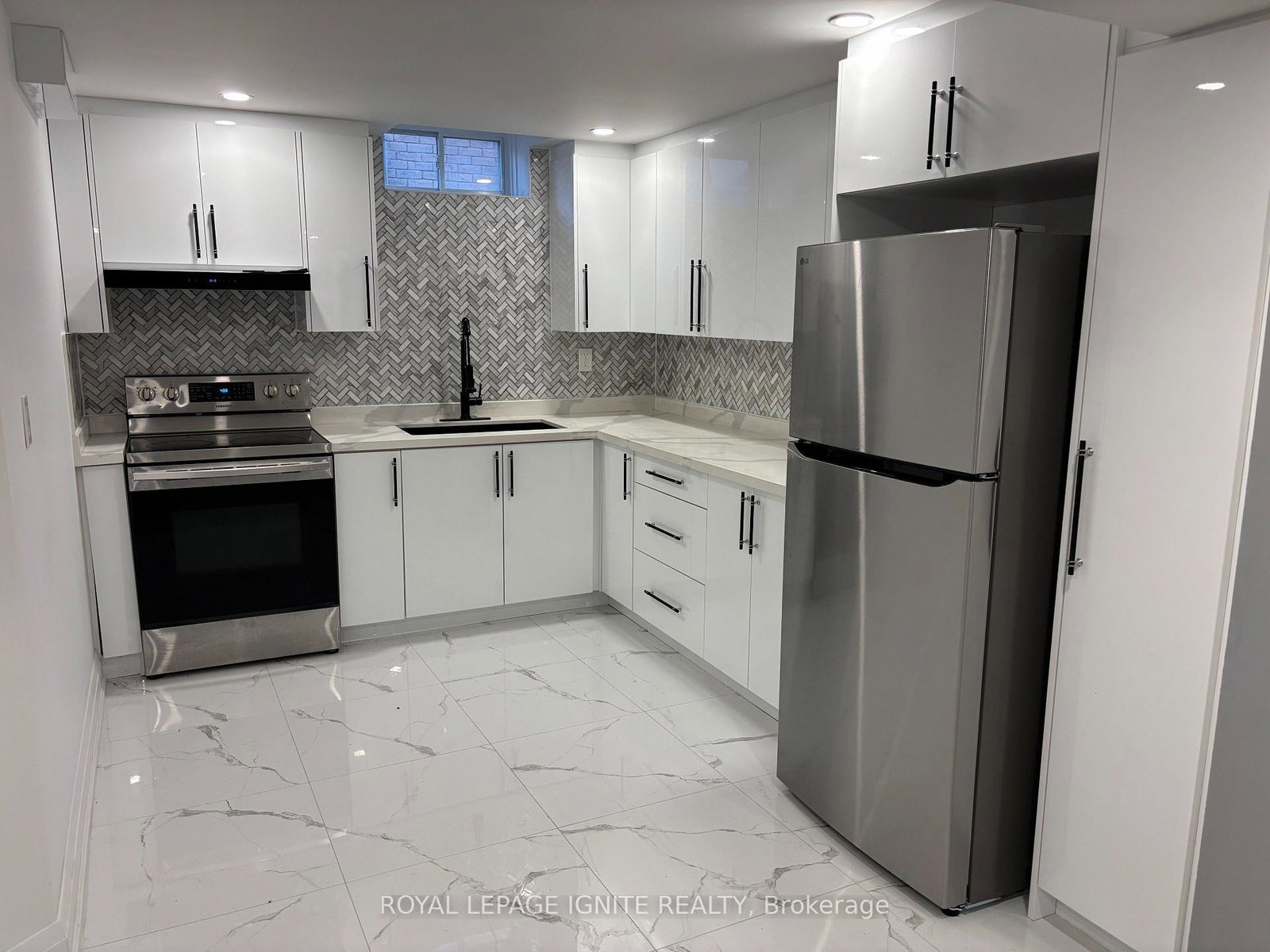 308-callaghan-crescent-oakville-ontario-w13641092