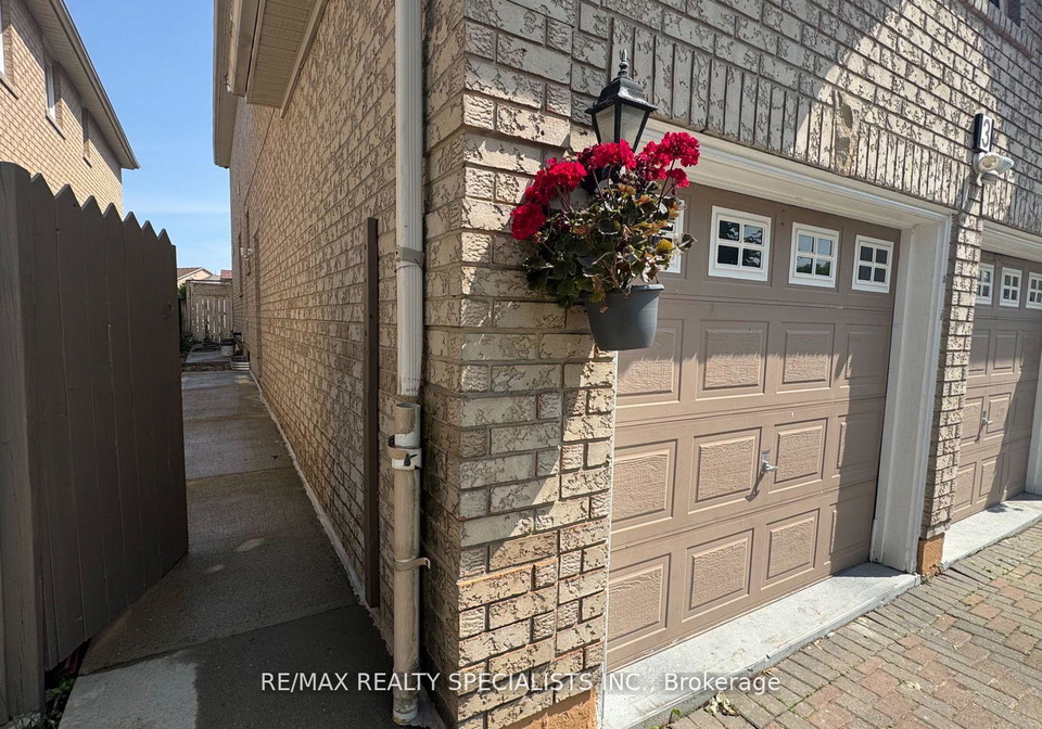 3-lennon-trail-brampton-ontario-w13641244