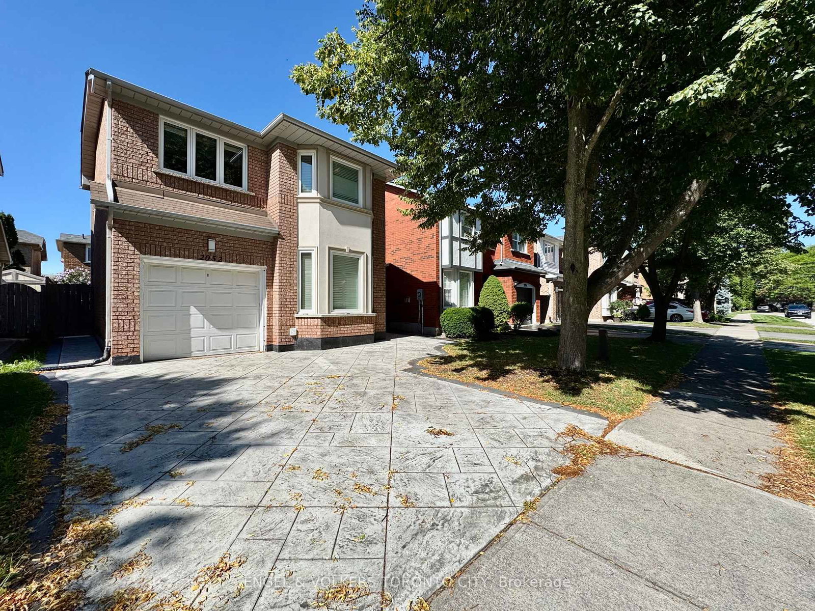 2052-oak-bliss-crescent-oakville-ontario-w13641316
