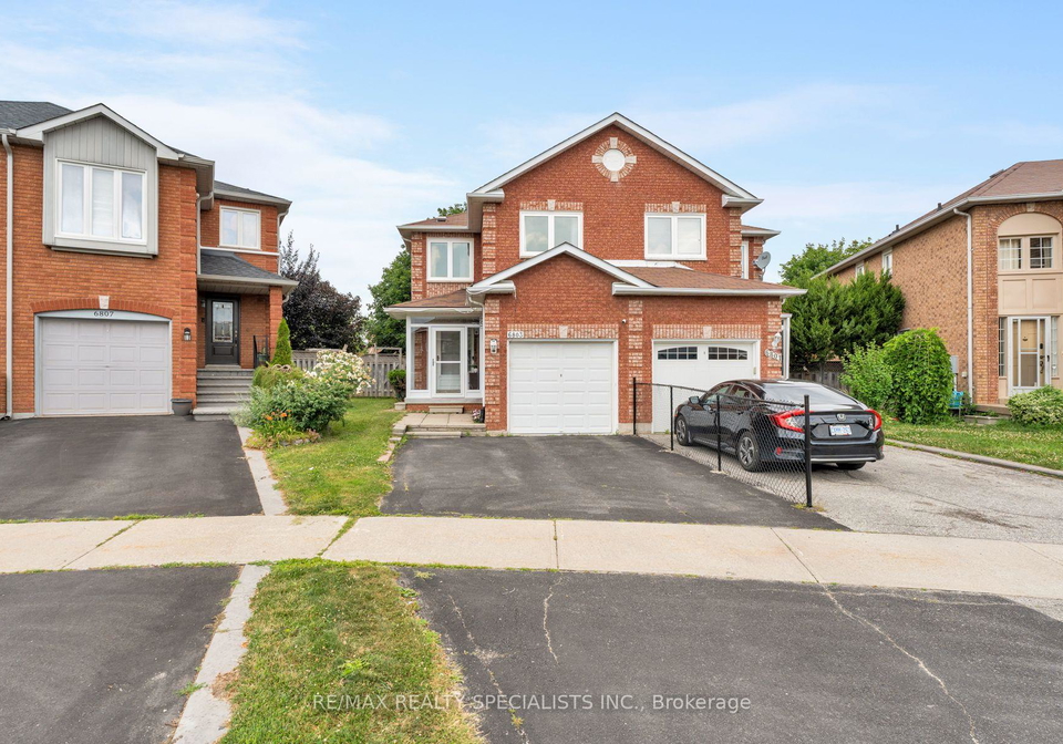 6803-bansbridge-crescent-mississauga-ontario-w13641326