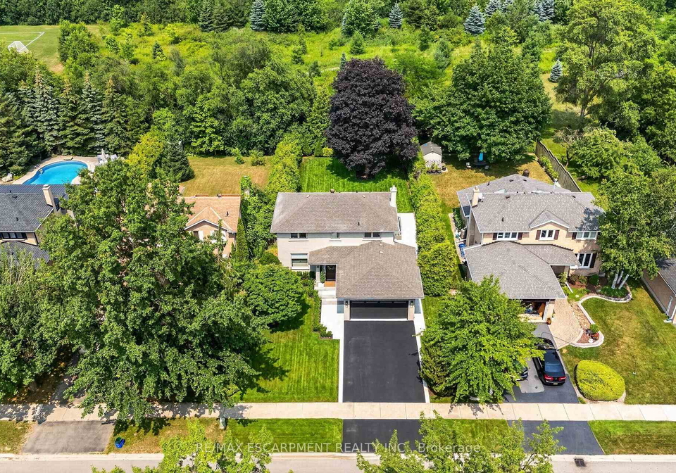 429-claremont-crescent-oakville-ontario-w13641336